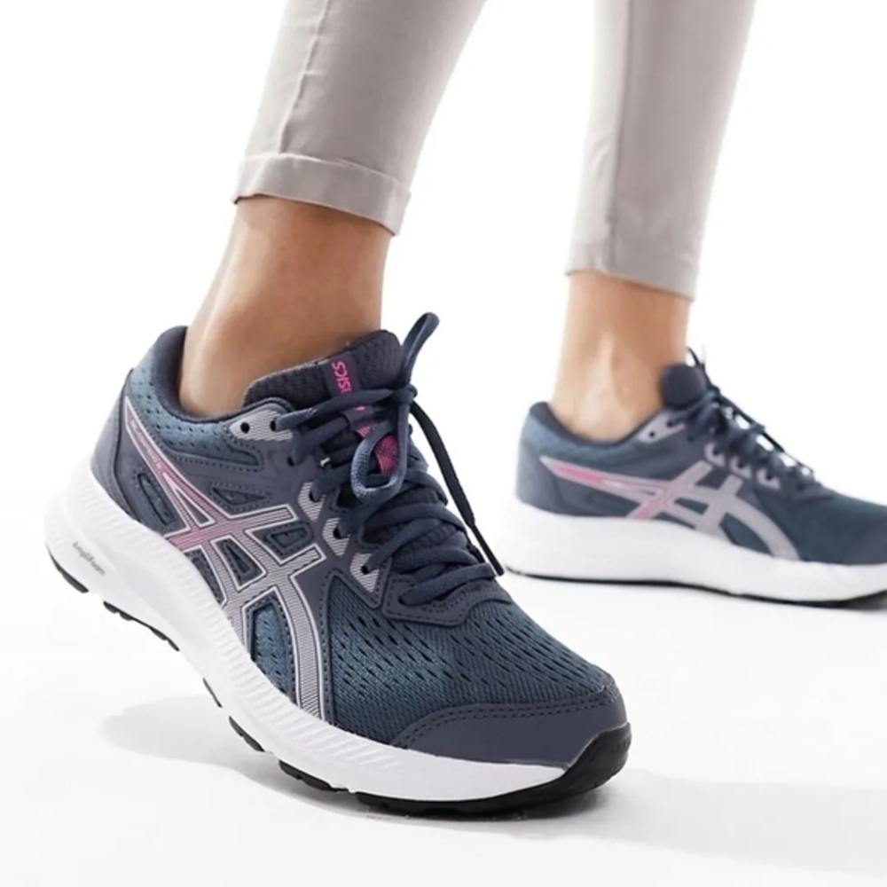 Asics  Gel  Contend 8      Size 9, Woman New No Tag